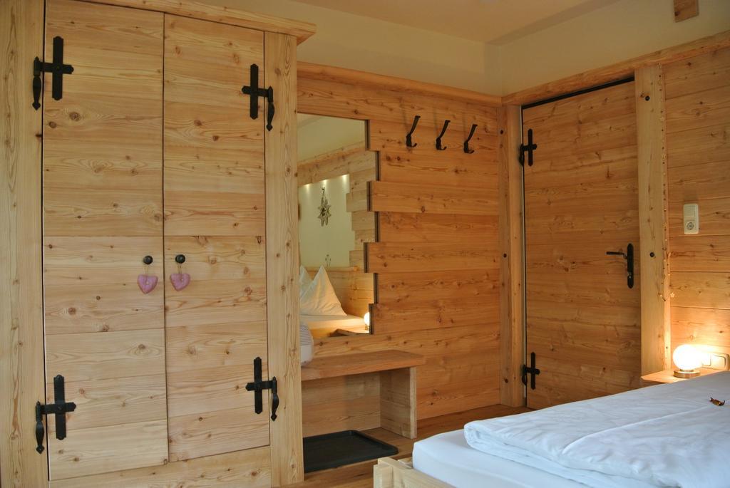 Pension Und Apartment Edelweiss Heiligenblut Bilik gambar