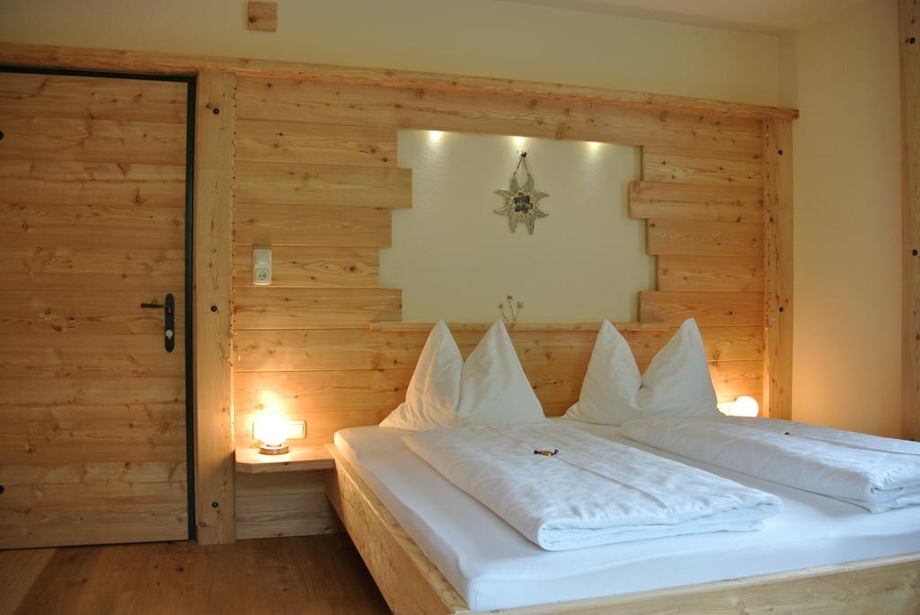 Pension Und Apartment Edelweiss Heiligenblut Bilik gambar